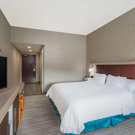 Hampton Inn Newport Buitenkant foto