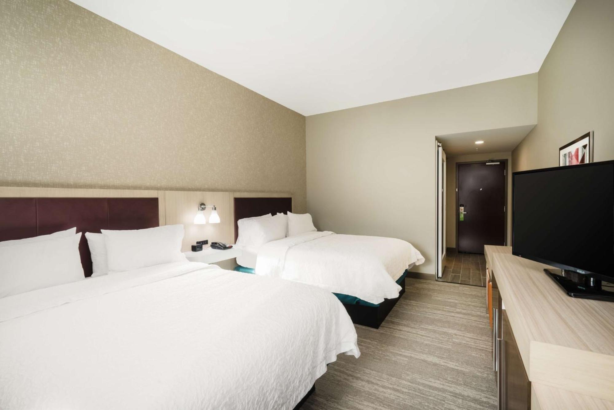 Hampton Inn Newport Buitenkant foto