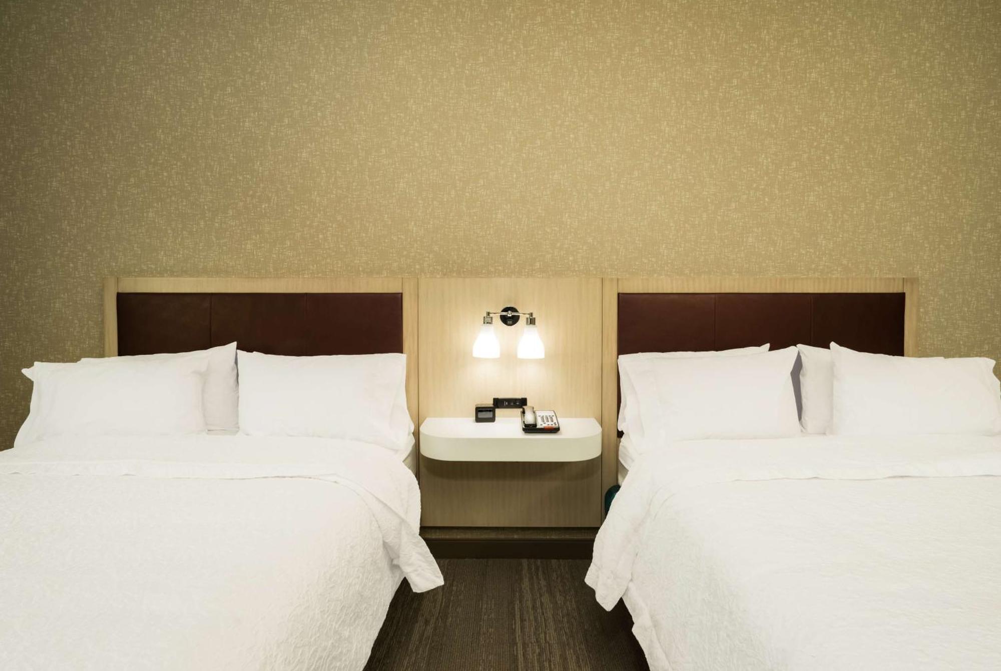 Hampton Inn Newport Buitenkant foto
