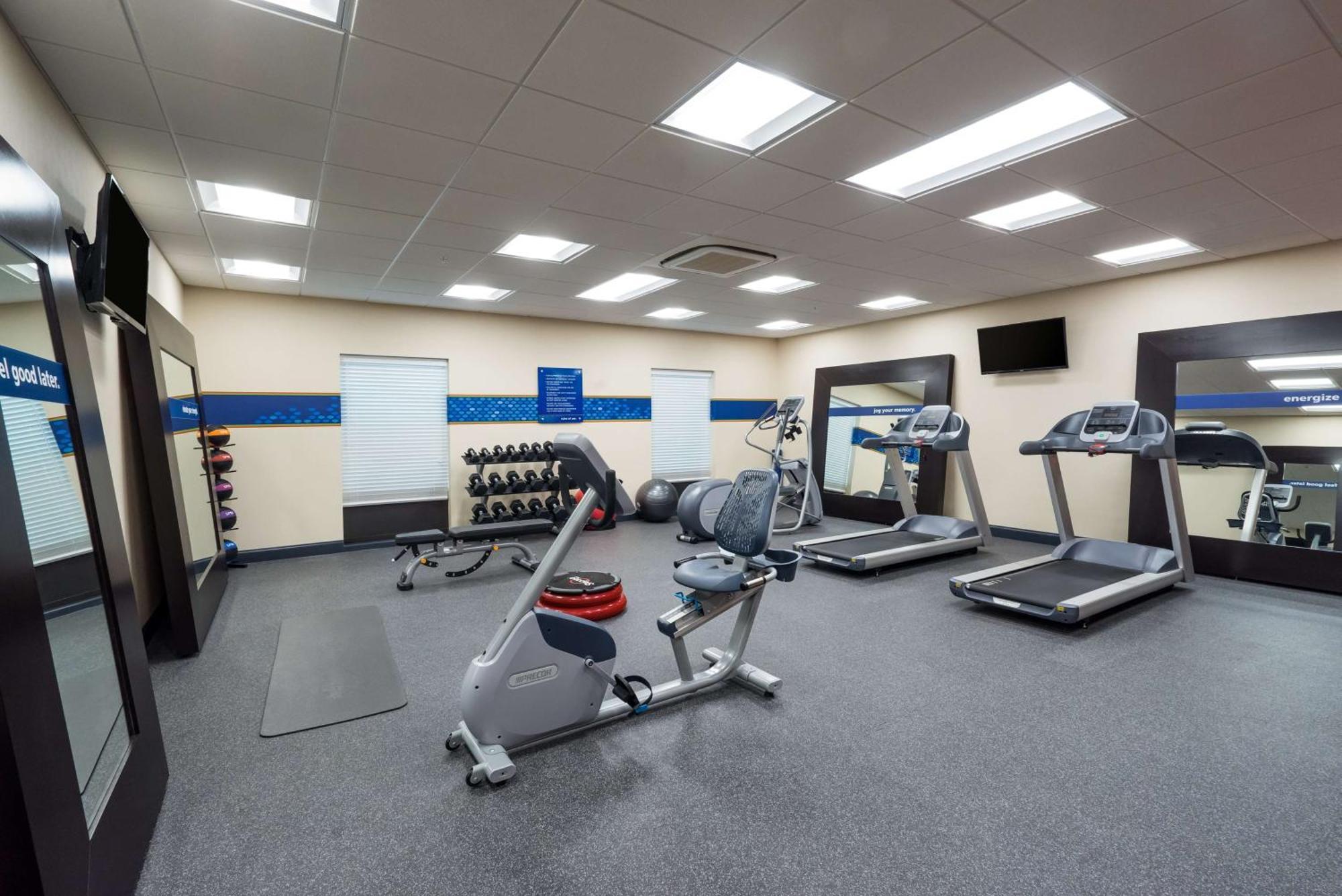 Hampton Inn Newport Buitenkant foto